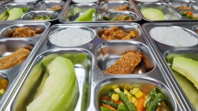 Petani lokal menyuplai bahan pangan untuk Program Makan Bergizi Gratis melalui dapur SPPG