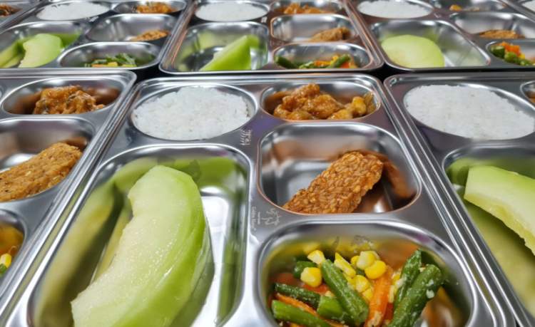 Petani lokal menyuplai bahan pangan untuk Program Makan Bergizi Gratis melalui dapur SPPG