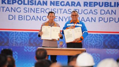 Kapolri Listyo Sigit Prabowo menandatangani MoU dengan PT Pupuk Indonesia untuk pendistribusian pupuk tepat sasaran bagi petani Indonesia.