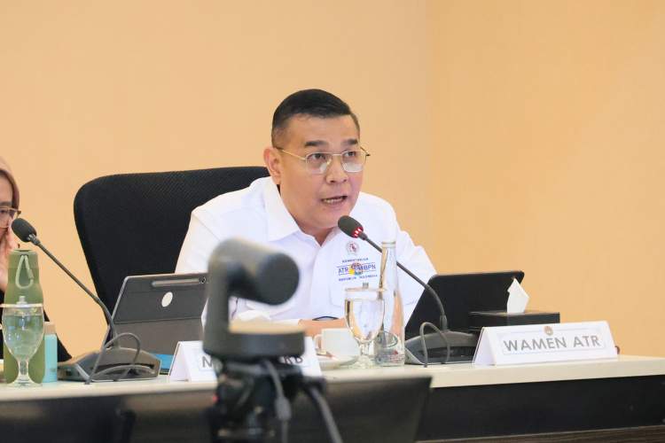 Wamen ATR BPN Ossy Dermawan saat rapat tingkat menteri membahas penyediaan tanah dan penataan ruang Sekolah Terintegrasi