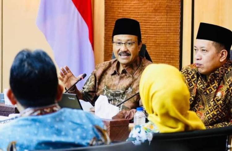Penerima bansos bergabung dengan Koperasi Desa Merah Putih untuk mendorong kemandirian ekonomi