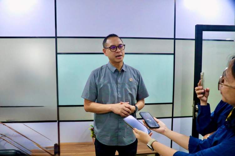 Masyarakat memanfaatkan layanan PELATARAN di Kantor Pertanahan untuk mengurus sertipikat tanah selama bulan Ramadan