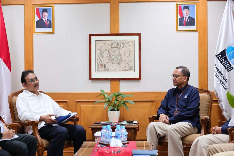 Sekjen ATR/BPN Dalu Agung Darmawan bertemu Kepala ANRI Mego Pinandito membahas penguatan arsip pertanahan digital di Jakarta