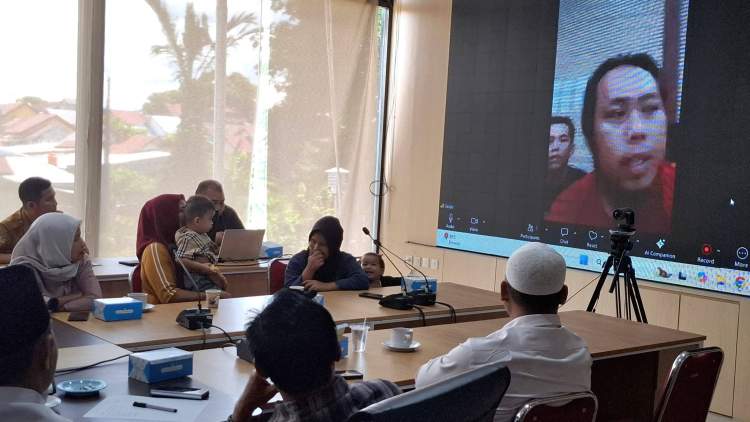 Penjabat Sekda Bengkulu Herwan Antoni dan DPRD Bengkulu membahas pemulangan korban TPPO di Kamboja