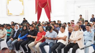 Walikota Bengkulu Dedy Wahyudi menggelar pertemuan dan silaturahmi dengan driver pengangkut sampah di Balai Kota Merah Putih