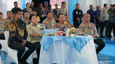 Kapolri Listyo Sigit Prabowo memantau progres pembangunan jembatan Bailey di Agam Sumatra Barat pascabencana