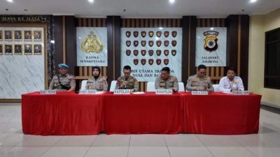 Kapolda Maluku memberikan keterangan pers terkait pemecatan Bripda MS di Mapolda Ambon