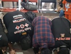 Empat Korban TPPO Bengkulu Pulang, Sujud Syukur di Bandara
