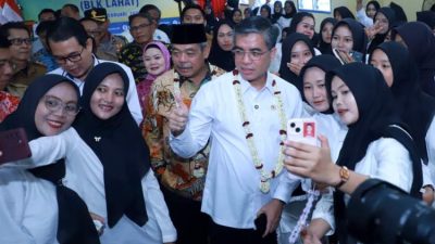 Menaker Yassierli membuka Pelatihan Berbasis Kompetensi di BLK Lahat dan menegaskan lulusan harus diantar sampai kerja.