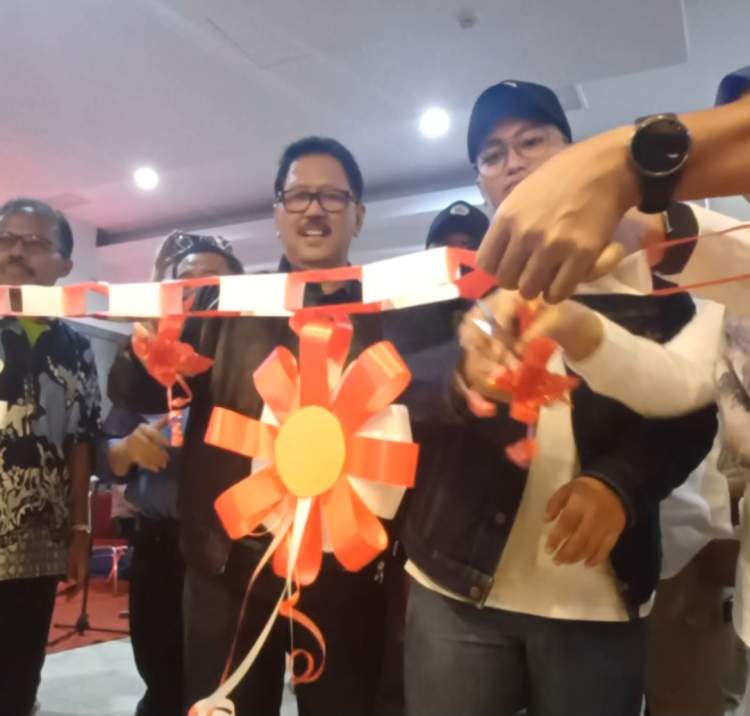 Lapangan padel pertama di Bengkulu di D’Gendiz Padel Court Mega Mall