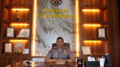 Polda Bengkulu mengamankan dua oknum anggota Polres Bengkulu Tengah dalam Operasi Tangkap Tangan