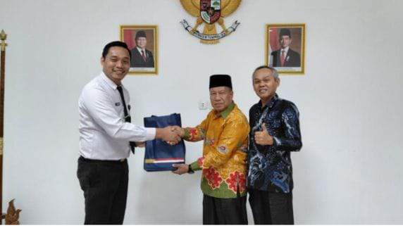 Bupati Rejang Lebong dan Wakil Bupati dukung program beasiswa penuh untuk siswa berprestasi