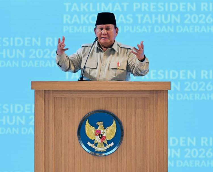Presiden Prabowo Subianto menyampaikan arahan penanganan sampah nasional pada Rakornas 2026 di Sentul