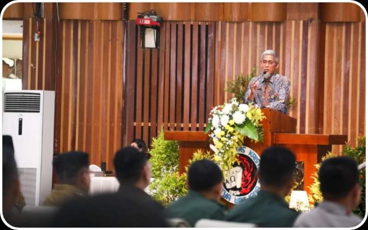 Sekretaris Daerah Jawa Tengah Sumarno berbicara soal penguatan tata kelola Koperasi Desa Merah Putih dalam forum sekda di Kota Tegal