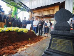 Kapolri Antar Eyang Meri, Pesan Integritas Jadi Warisan Polri