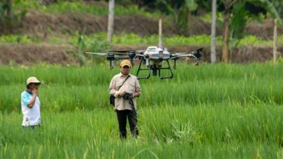 Wakil Presiden Gibran Rakabuming Raka meninjau inovasi teknologi pertanian berbasis AI di Universitas Kristen Satya Wacana