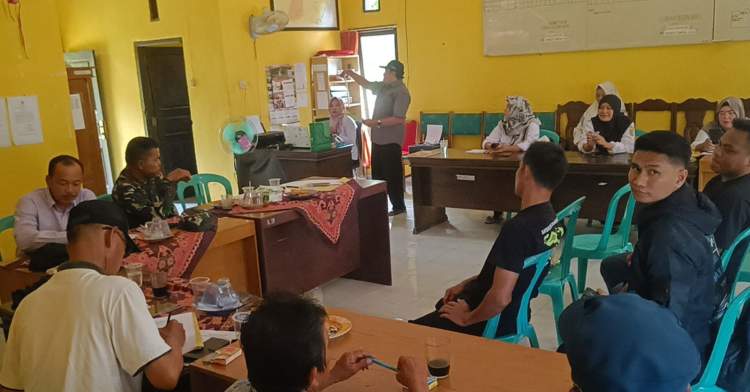 Suasana mediasi dugaan perselingkuhan di Kantor Lurah Dusun Baru, Seluma yang gagal dan kasus lanjut ke polisi.