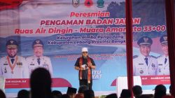 Kondisi ruas jalan Air Dingin Muara Aman Kabupaten Lebong setelah pengamanan badan jalan dan pemasangan pelapis tebing