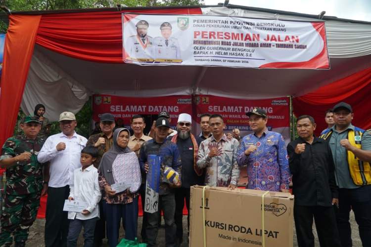 Kondisi jalan desa Tambang Sawah Kabupaten Lebong yang kini mulus setelah dibangun melalui Program Bantu Rakyat