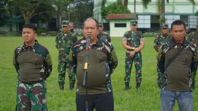 Bupati Asahan Taufik Zainal Abidin menguji drone pertanian di lahan padi gogo Kodim 0208/AS untuk mendukung ketahanan pangan.