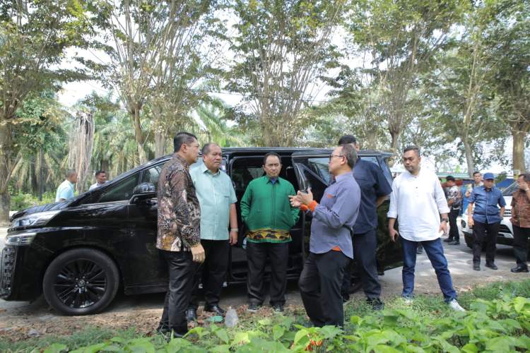 Bupati Asahan mengikuti pertemuan virtual dengan Kemendagri membahas KPDBU rumah sakit bertaraf internasional di Asahan.
