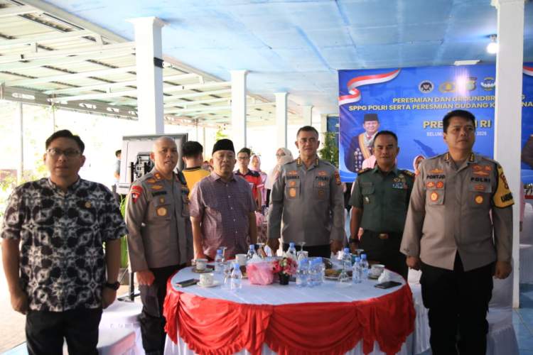 Irwasda Polda Bengkulu, Kombes Pol Ja’far Sodiq, mengikuti peresmian SPPG Polri dan gudang ketahanan pangan secara virtual melalui zoom meeting.