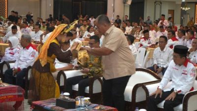 Bobby Nasution saat memberikan arahan pada pengukuhan pengurus Abpednas Sumut di Medan