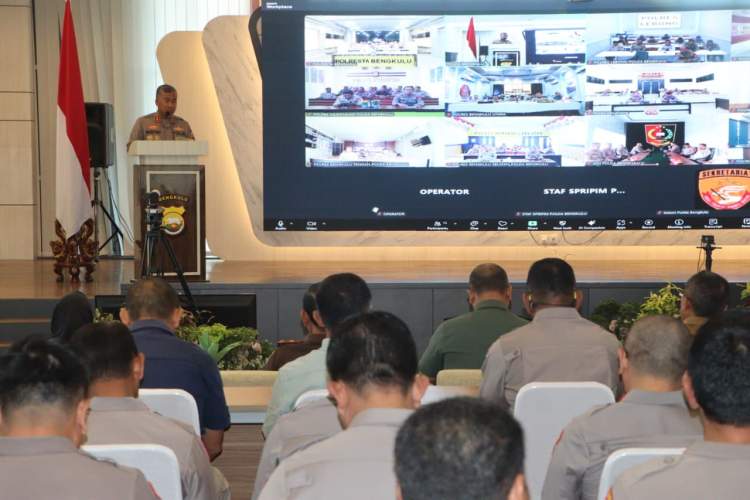 Kapolda Bengkulu Mardiyono membuka Rapim Polda Bengkulu 2026 di Aula Awaloedin Djamin bersama Forkopimda