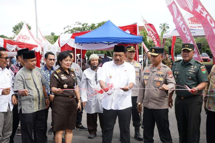 Wagub Mian meresmikan Kampung Ramadan 2026 di Balai Buntar, Kota Bengkulu, didampingi Forkopimda dan pelaku UMKM