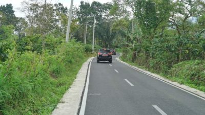 Gubernur Helmi Hasan meninjau pembangunan jalan mulus di Rejang Lebong