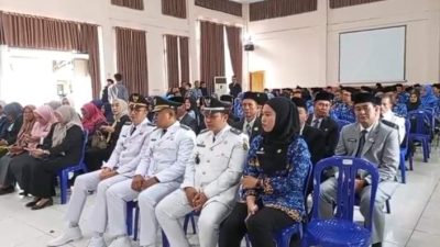 Sekda Bengkulu Selatan Susmanto melantik dan mengambil sumpah 145 pejabat Eselon III dan IV di Aula Bappeda.