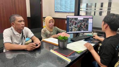 Warga mengurus dokumen tanah di Kantor Pertanahan saat libur Lebaran dengan layanan terbatas BPN