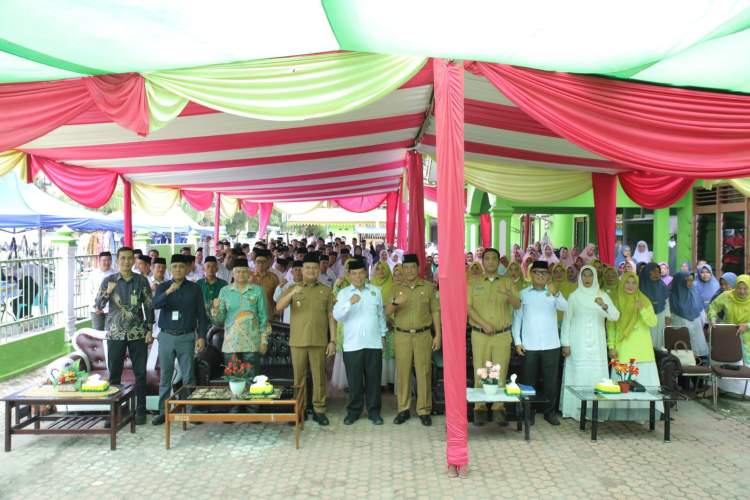 Wakil Bupati Asahan menghadiri kegiatan Ramadan Mubarak Berdampak dan Pasar Murah di Kantor Kemenag Asahan 2026