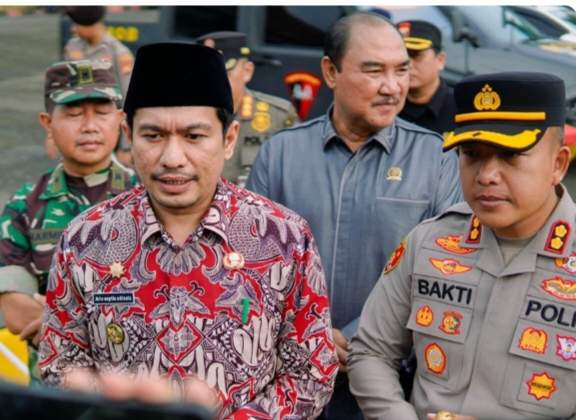 Bupati Bengkulu Utara Arie Septia Adinata memastikan ASN dan PPPK paruh waktu menerima THR Lebaran 2026.