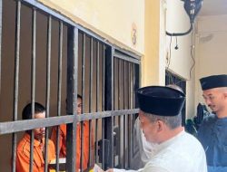 Dit Tahti Polda Bengkulu Bagikan Takjil untuk Tahanan