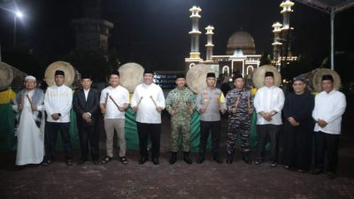 Bupati Asahan bersama Forkopimda melepas pawai takbiran setelah buka puasa bersama di Aula Melati Kisaran