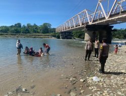 Polisi Siaga di Jembatan Padang Guci, Wisatawan Dijaga Aman