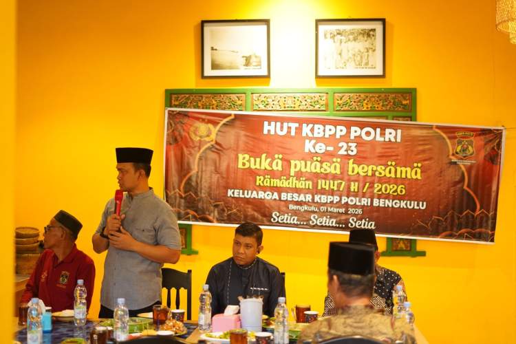 KBPP Polri Bengkulu menggelar buka bersama dalam rangka HUT ke-23 di depan Mapolda Bengkulu dan Resto Raso Raso Pantai Panjang, Minggu (1/3/2026), dihadiri pejabat utama Polda Bengkulu. (foto: ist)