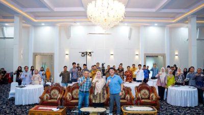 Peserta Bimtek Linimasa Pemprov Bengkulu belajar mengelola media sosial agar aman dan ramah anak bersama Komdigi.