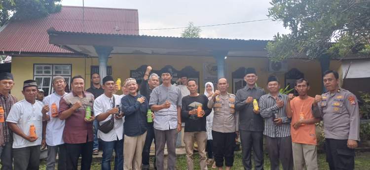 Dirbinmas Polda Bengkulu berbuka puasa bersama anggota Pokdarkamtibmas Bhayangkara di Lingkar Barat