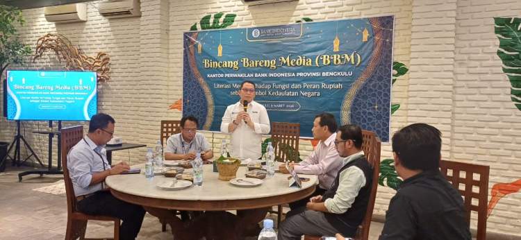 Kepala Perwakilan Bank Indonesia Bengkulu Wahyu Yuwana Hidayat saat bincang media membahas pemanfaatan limbah uang kertas menjadi energi listrik.