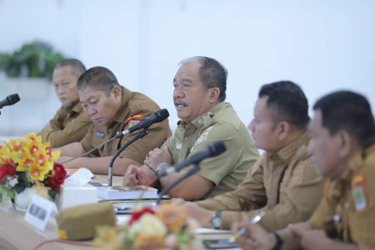 Bupati Asahan Taufik Zainal Abidin Siregar memimpin Rakorpem bersama OPD di Aula Melati Kantor Bupati Asahan