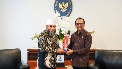 Gubernur Bengkulu Helmi Hasan bertemu Wakil Menteri Keuangan Juda Agung di Gedung Juanda I Kementerian Keuangan Jakarta membahas pembangunan Bengkulu.