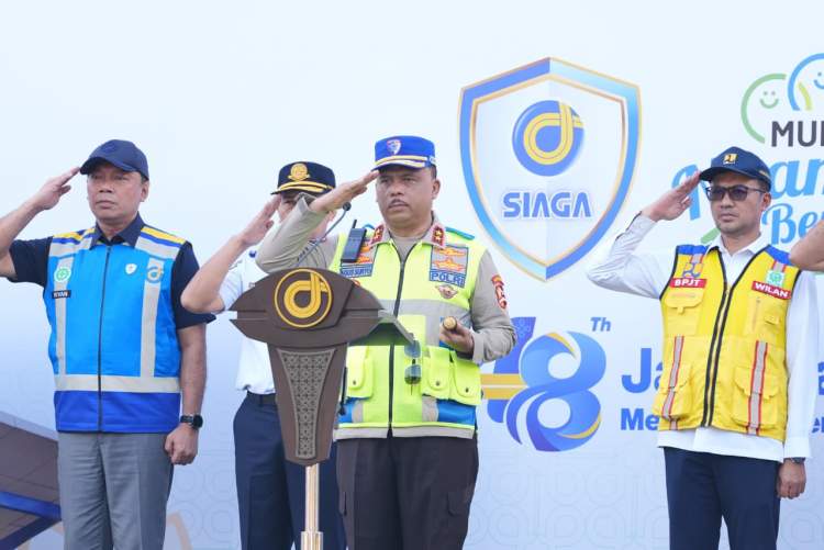 Kakorlantas Polri menghadiri Apel Terpadu Jasa Marga Siaga Operasional dalam rangka persiapan Operasi Ketupat 2026 di TMII Jakarta.