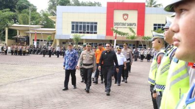 Kapolda Bengkulu Irjen Pol Mardiyono memimpin Apel Gelar Pasukan Operasi Ketupat Nala 2026 di Lapangan Anton Soejarwo Polda Bengkulu.