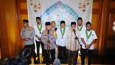 Kapolri Jenderal Listyo Sigit Prabowo menghadiri acara buka puasa bersama Pengurus Besar Serikat Mahasiswa Muslimin Indonesia (PB SEMMI) di Jakarta.