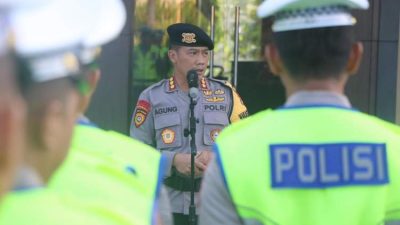 Personel Polda Bengkulu mengikuti apel pagi Operasi Ketupat Nala 2026 di halaman Gedung Tri Brata.