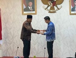 Hendri Praja Menangis Saat Terima SK Plt Bupati Rejang Lebong