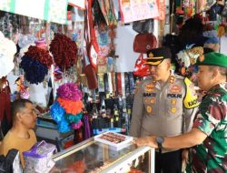 Kapolres dan Dandim Patroli Besar Pasar Purwodadi Jelang Idul Fitri