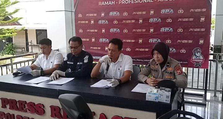 Petugas Polres Rejang Lebong mengamankan pelaku penganiayaan berat YDI di Cawang Baru